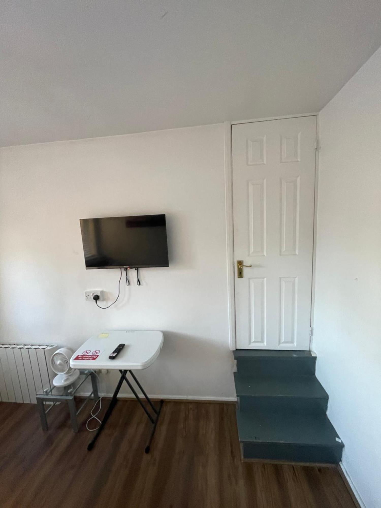 Fantastic Studio, Private Bathroom And Mini Kitchen. Thamesmead  المظهر الخارجي الصورة