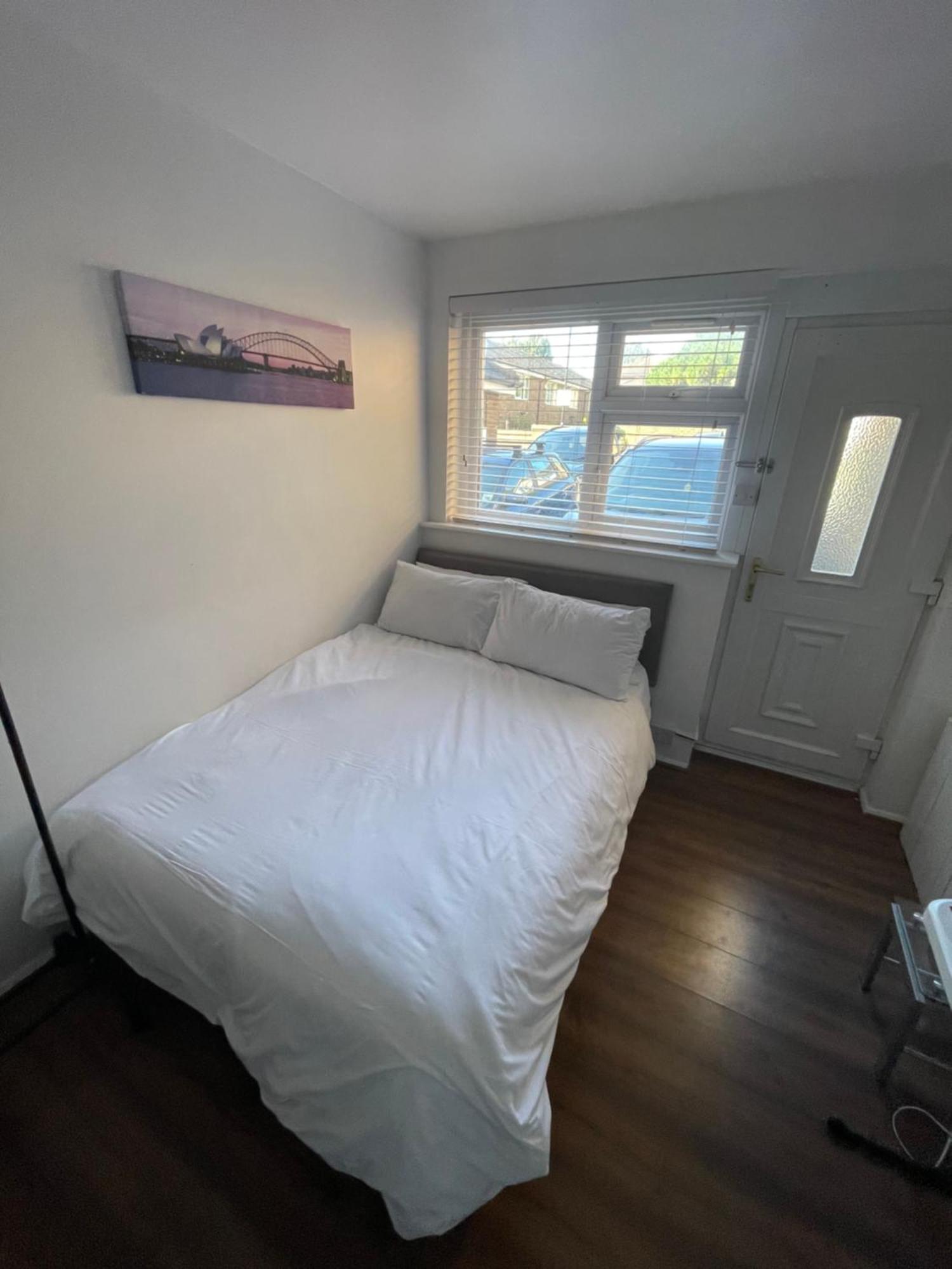 Fantastic Studio, Private Bathroom And Mini Kitchen. Thamesmead  المظهر الخارجي الصورة