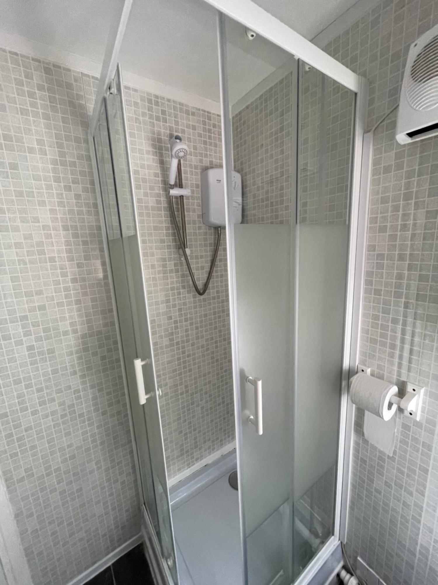Fantastic Studio, Private Bathroom And Mini Kitchen. Thamesmead  المظهر الخارجي الصورة